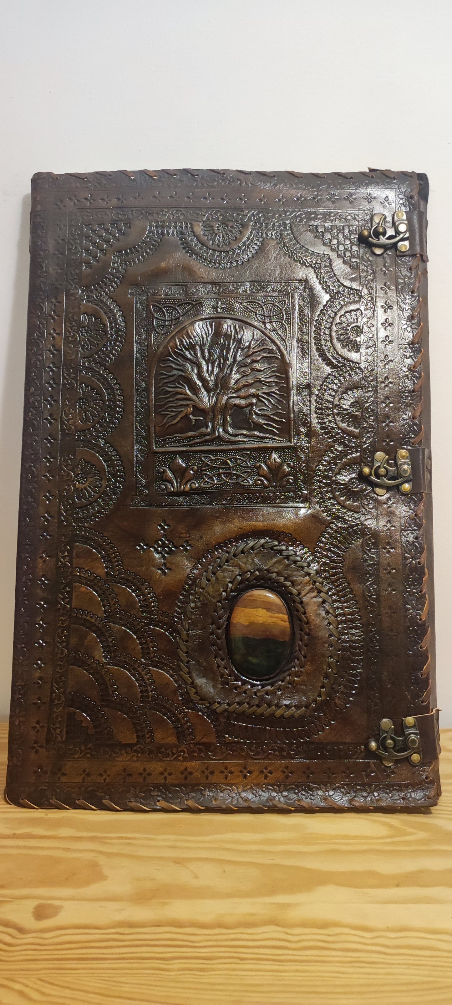 CARNET DE NOTES UNIQUE ET MAGNIFIQUEMENT FABRIQUÉ À LA MAIN