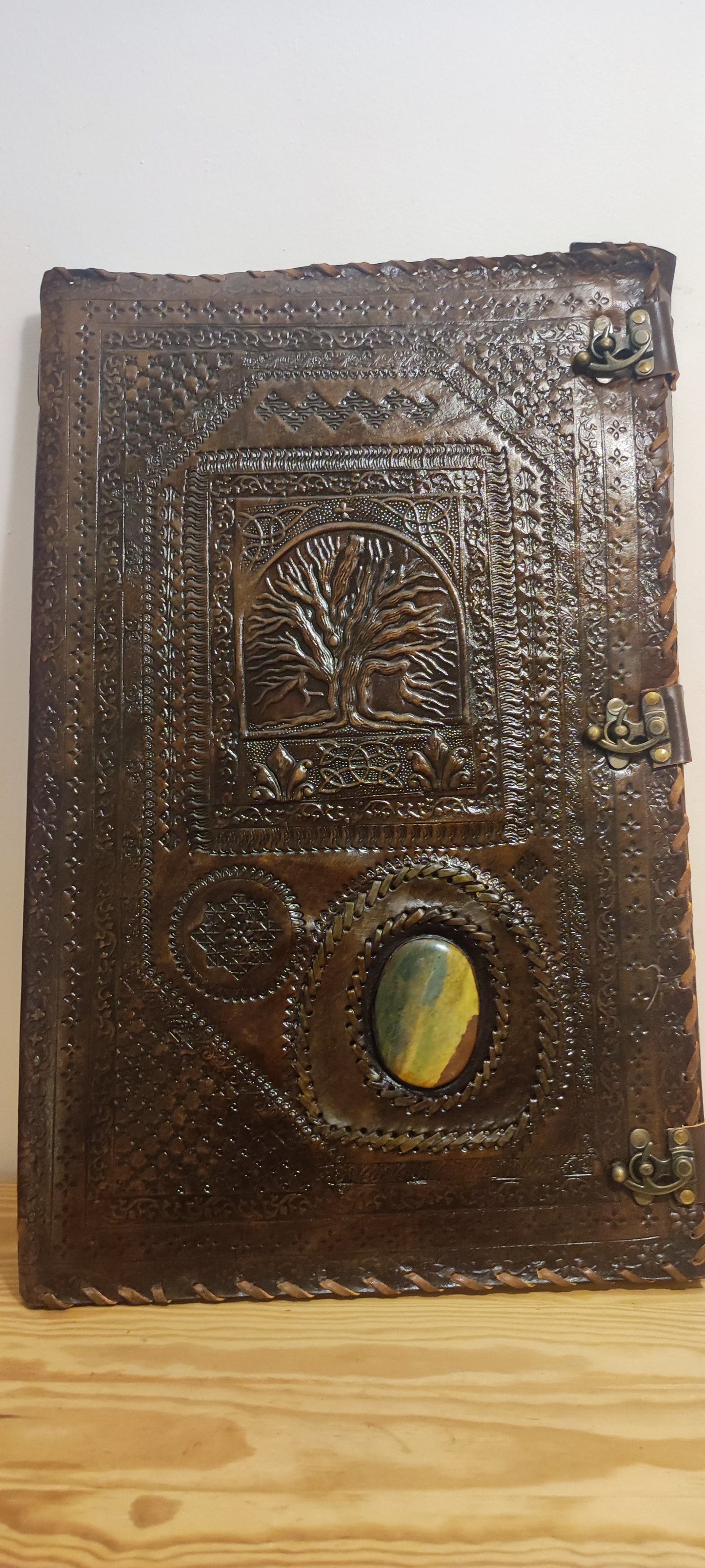 CARNET DE NOTES UNIQUE ET MAGNIFIQUEMENT FABRIQUÉ À LA MAIN